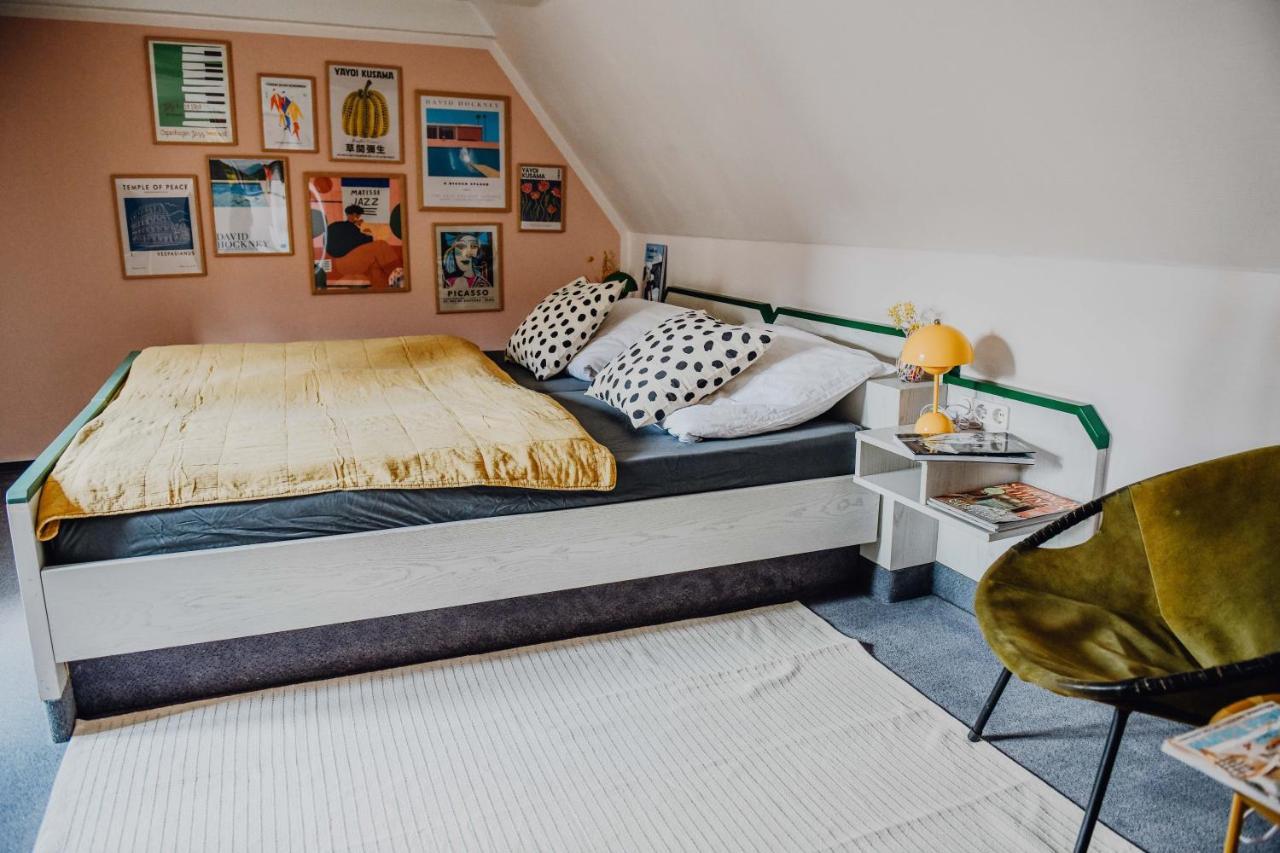 Sleepart Room For 3 Celle Bagian luar foto